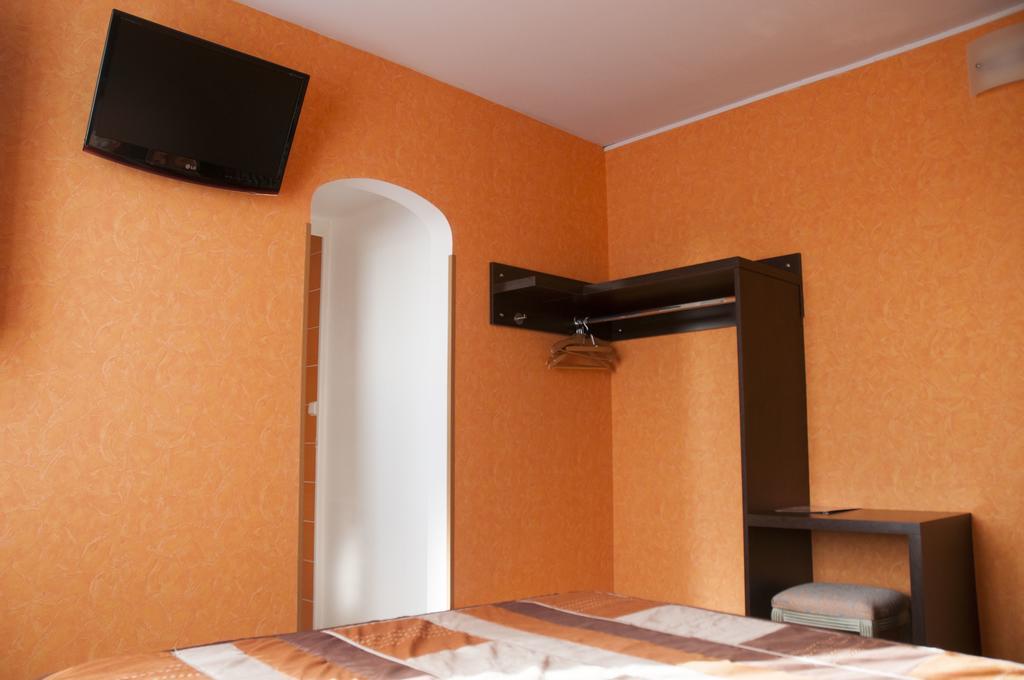Hotel Les Rosiers ラ・ロシェル エクステリア 写真